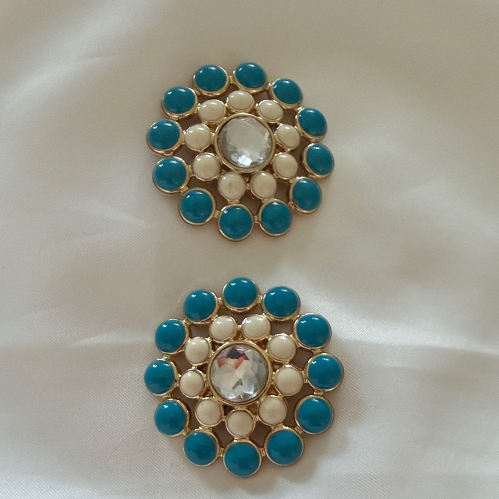 Lindsey Phillips Turquoise and White Floral Crystal Snap on Shoe Accessory